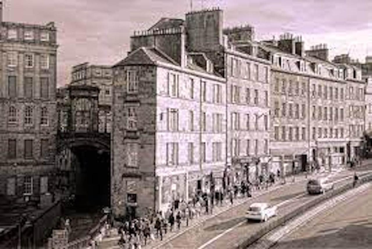 Leith Street Suite — Photos 1